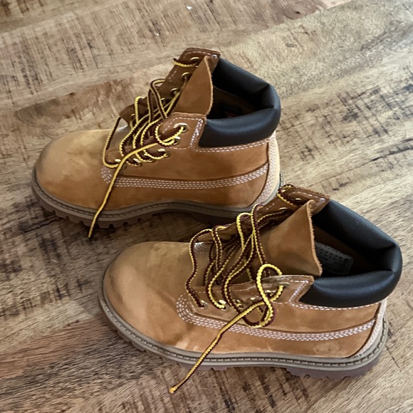 Timberland Premium Waterproof Brown Boots with Yellow Laces - Picture 1 of 8